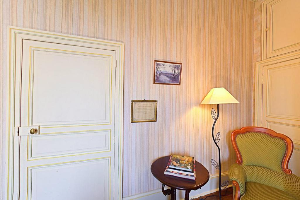 Amphore Du Berry Saint-Amand-Mont-Rond 객실 사진