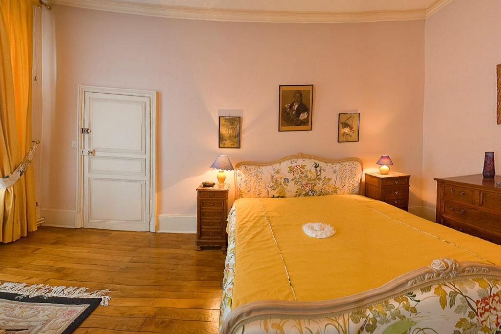 Amphore Du Berry Saint-Amand-Mont-Rond 객실 사진
